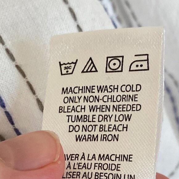 Old Ranch White Embroidered Smocked Sleeveless Button Front Blouse 100% Cotton - Picture 8 of 8